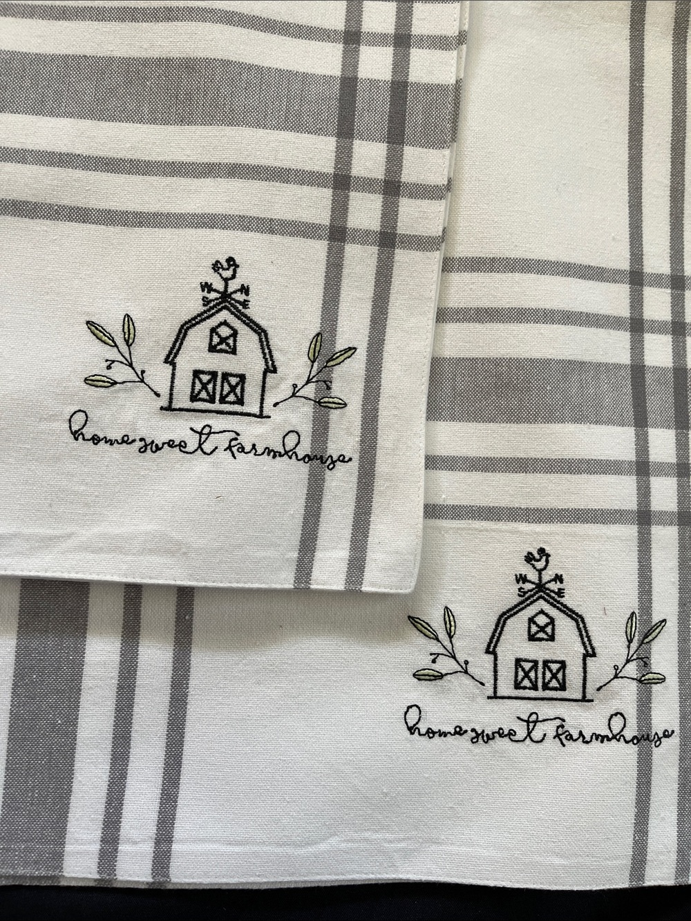 Robert Stanley HOME SWEET FARMHOUSE Placemats Set Of 4 NWT Barn Farm White/Black